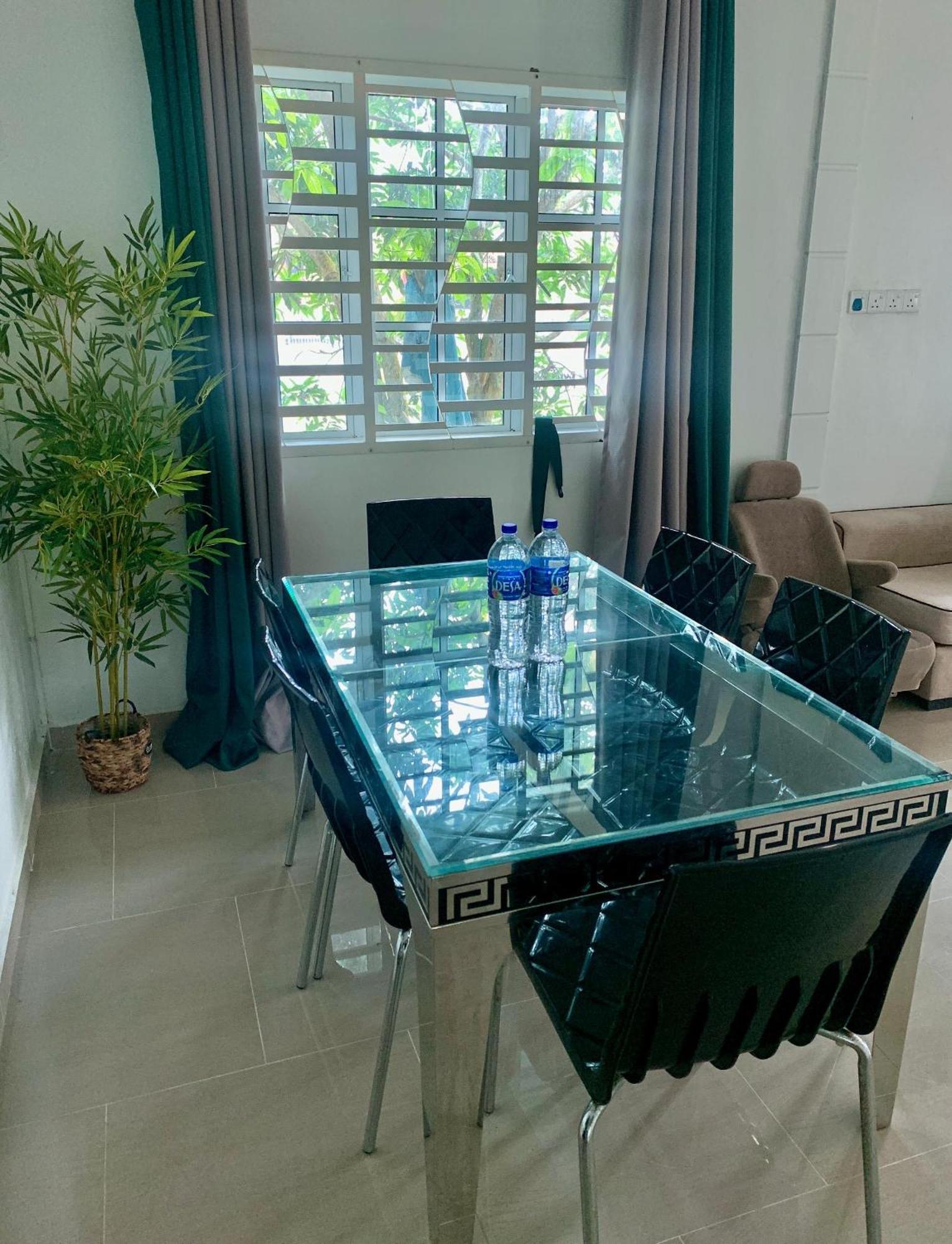 Tiara Inn Homestay 2 Tingkat Pontian Johor Pontian Besar Екстер'єр фото